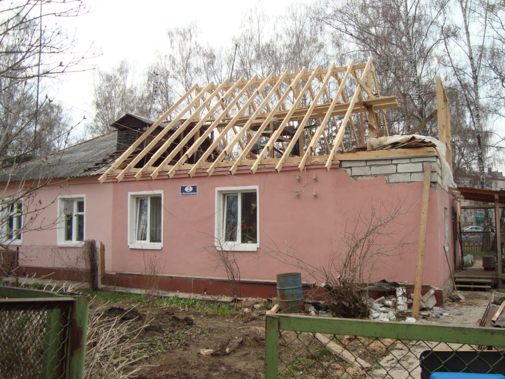 Перестройка крыши частного дома